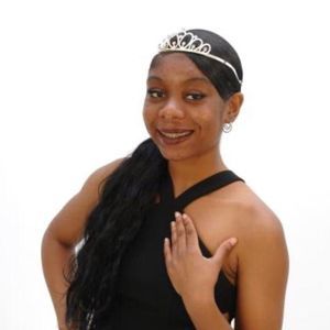 Meet your Posher, Arlinda